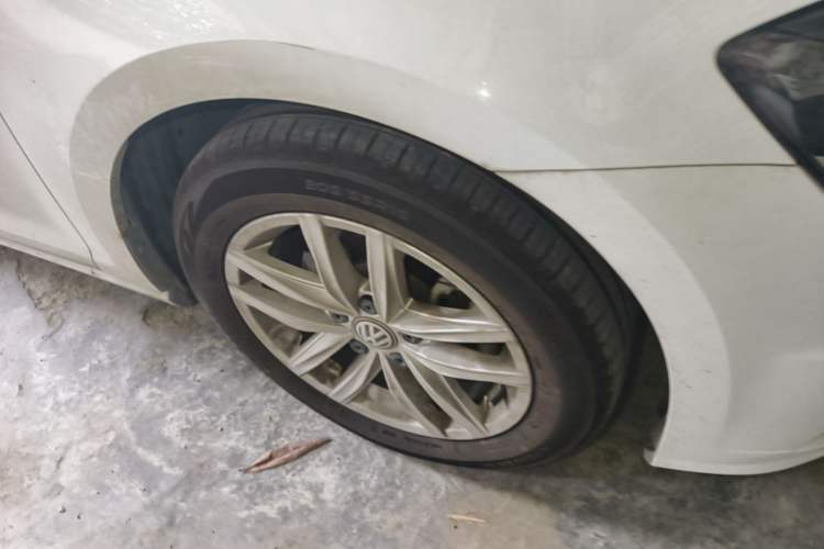Used Volkswagen Golf 2019 1.6L Automatic Comfort Model China V Standard Right Front Wheel Hub