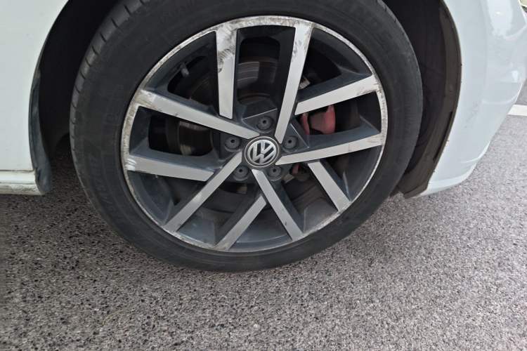 Used Volkswagen Golf 2019 280TSI DSG Luxury Version China V Standard Right Front Wheel Hub