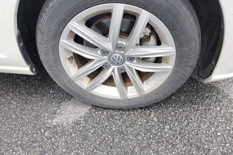 Used Volkswagen Golf 2019 280TSI DSG Comfort Version China VI Standard Right Front Wheel Hub