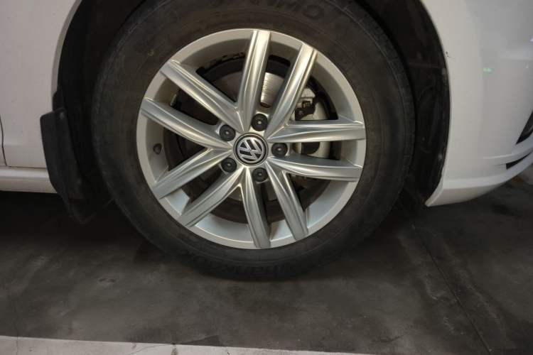 Used Volkswagen Golf 2019 1.6L Automatic Comfort Model China V Standard Right Front Wheel Hub