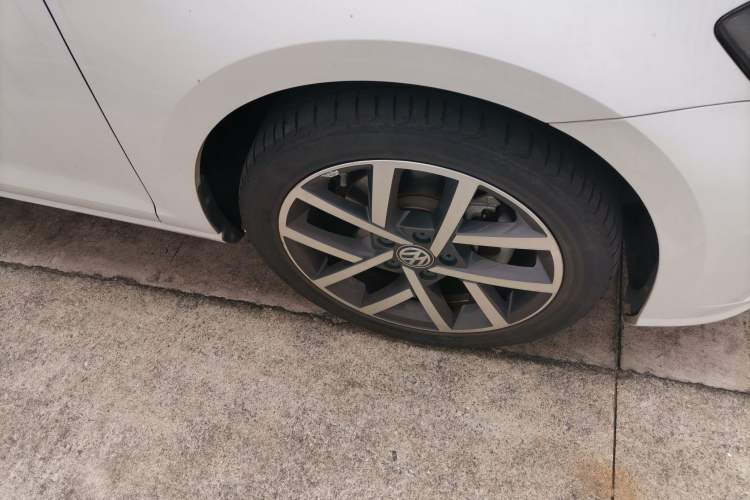 Used Volkswagen Golf 2019 200TSI DSG Comfort & Ambition Edition China VI Standard Right Front Wheel Hub