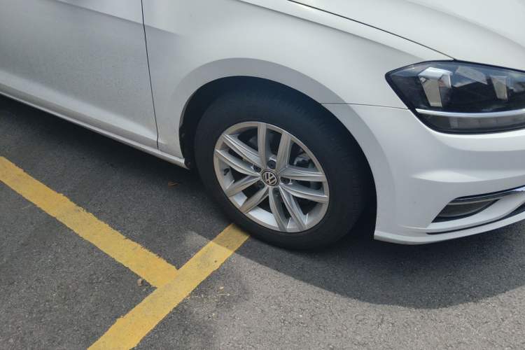 Used Volkswagen Golf 2019 280TSI DSG Comfort Version China V Standard Right Front Wheel Hub