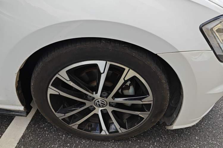 Used Volkswagen Golf 2019 280TSI DSG Comfort Version China V Standard Right Front Wheel Hub