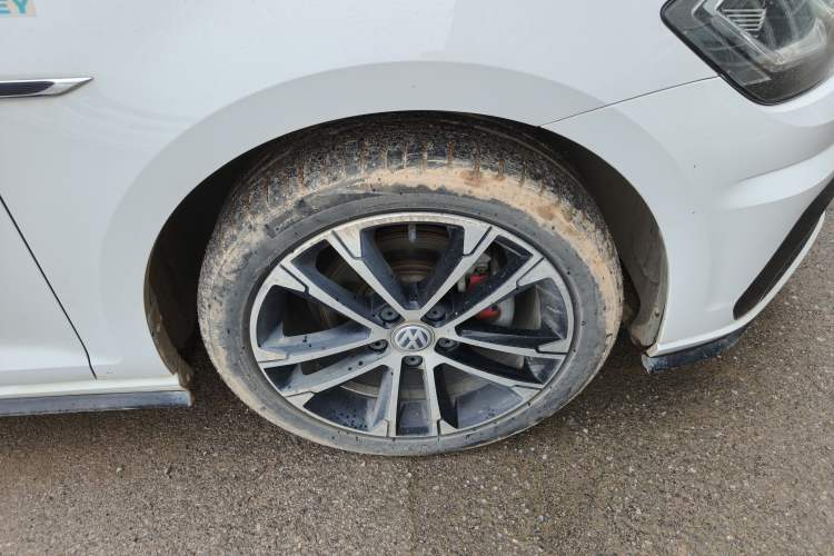 Used Volkswagen Golf 2019 280TSI DSG R-Line Model China V Standard Right Front Wheel Hub
