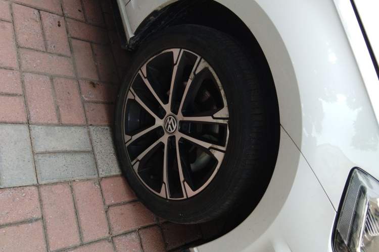 Used Volkswagen Golf 2019 280TSI DSG R-Line Model China V Standard Right Front Wheel Hub