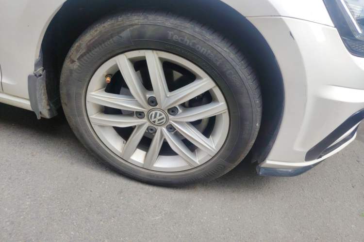 Used Volkswagen Golf 2019 280TSI DSG Comfort Version China V Standard Right Front Wheel Hub