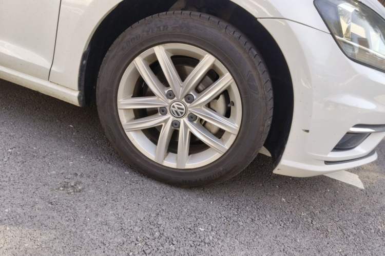 Used Volkswagen Golf 2019 1.6L Automatic Comfort Model China V Standard Right Front Wheel Hub