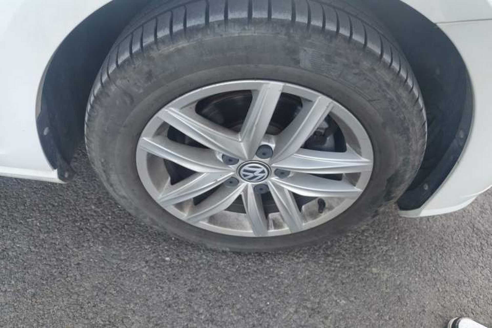 Used Volkswagen Golf 2019 280TSI DSG Comfort Version China VI Standard Right Front Wheel Hub