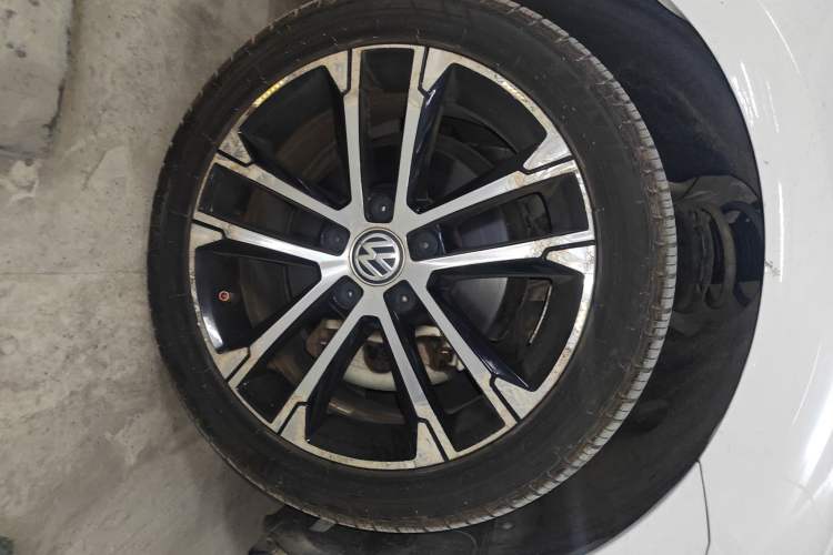 Used Volkswagen Golf 2019 280TSI DSG R-Line China VI Standard Right Front Wheel Hub
