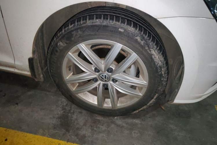 Used Volkswagen Golf 2019 1.6L Automatic Comfort Model China V Standard Right Front Wheel Hub