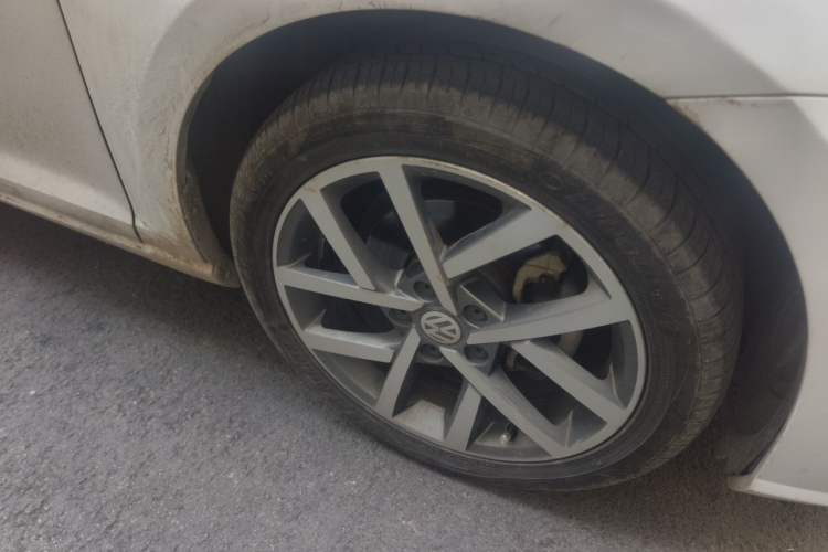 Used Volkswagen Golf 2019 200TSI DSG Comfort & Ambition Edition China VI Standard Right Front Wheel Hub