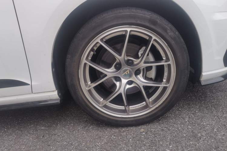 Used Volkswagen Golf 2019 280TSI DSG R-Line China VI Standard Right Front Wheel Hub