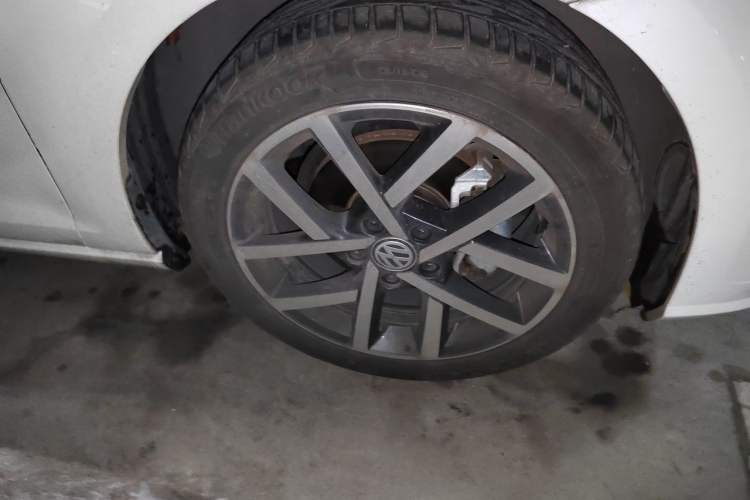 Used Volkswagen Golf 2019 280TSI DSG Comfort Version China VI Standard Right Front Wheel Hub