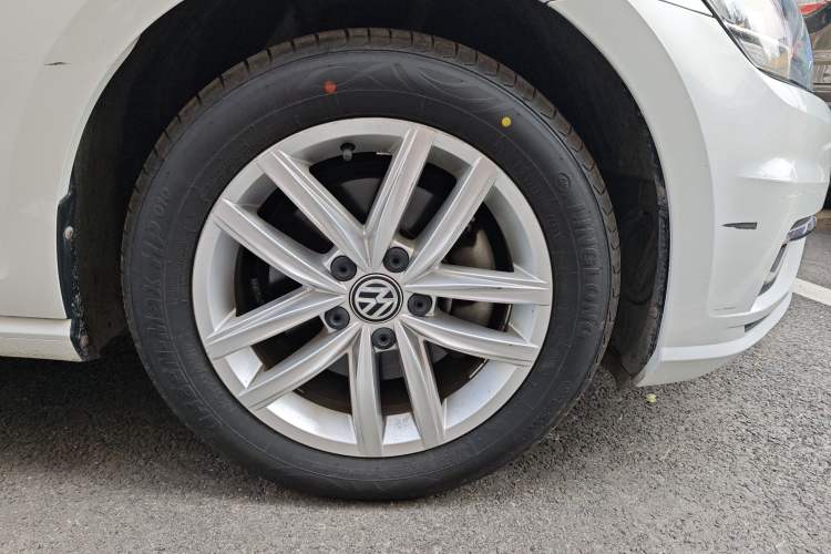 Used Volkswagen Golf 2019 1.6L Automatic Comfort Model China V Standard Right Front Wheel Hub