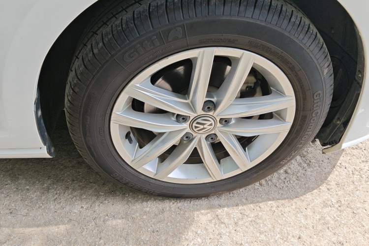 Used Volkswagen Golf 2019 280TSI DSG Comfort Version China V Standard Right Front Wheel Hub