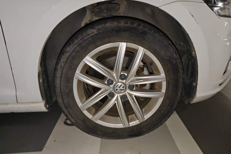 Used Volkswagen Golf 2019 280TSI DSG Comfort Version China V Standard Right Front Wheel Hub