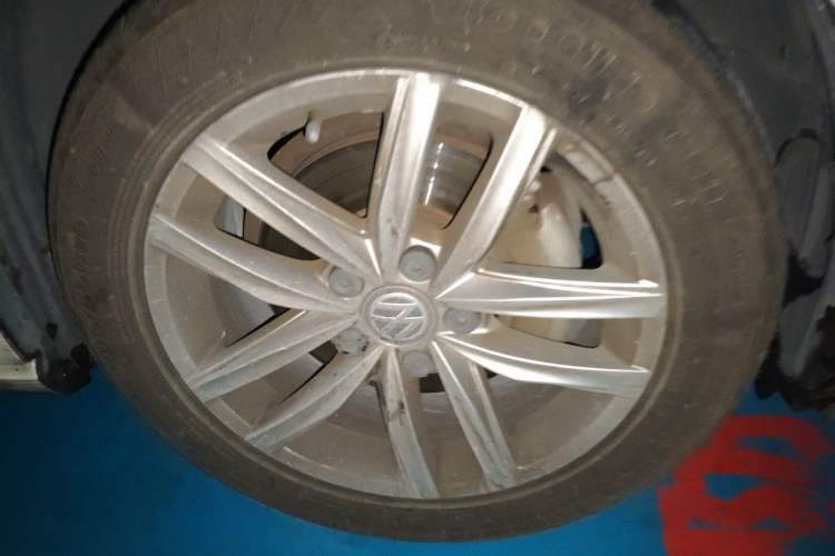 Used Volkswagen Golf 2019 280TSI DSG Comfort Version China VI Standard Right Front Wheel Hub
