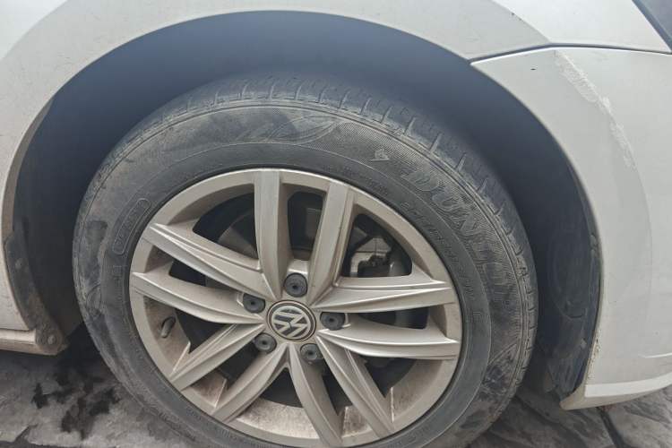 Used Volkswagen Golf 2019 200TSI DSG Comfort Version China VI Standard Right Front Wheel Hub