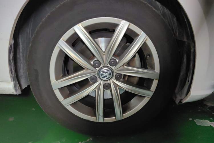 Used Volkswagen Golf 2019 200TSI DSG Comfort & Ambition Edition China VI Standard Right Front Wheel Hub