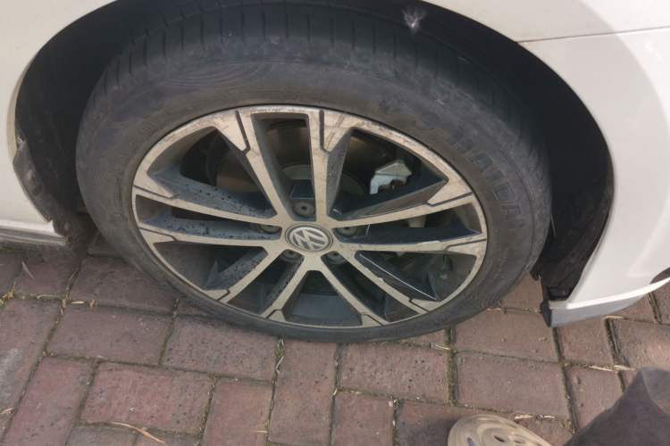 Used Volkswagen Golf 2019 280TSI DSG R-Line China VI Standard Right Front Wheel Hub