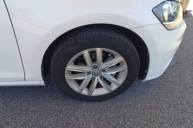 Used Volkswagen Golf 2019 280TSI DSG Comfort Version China V Standard Right Front Wheel Hub