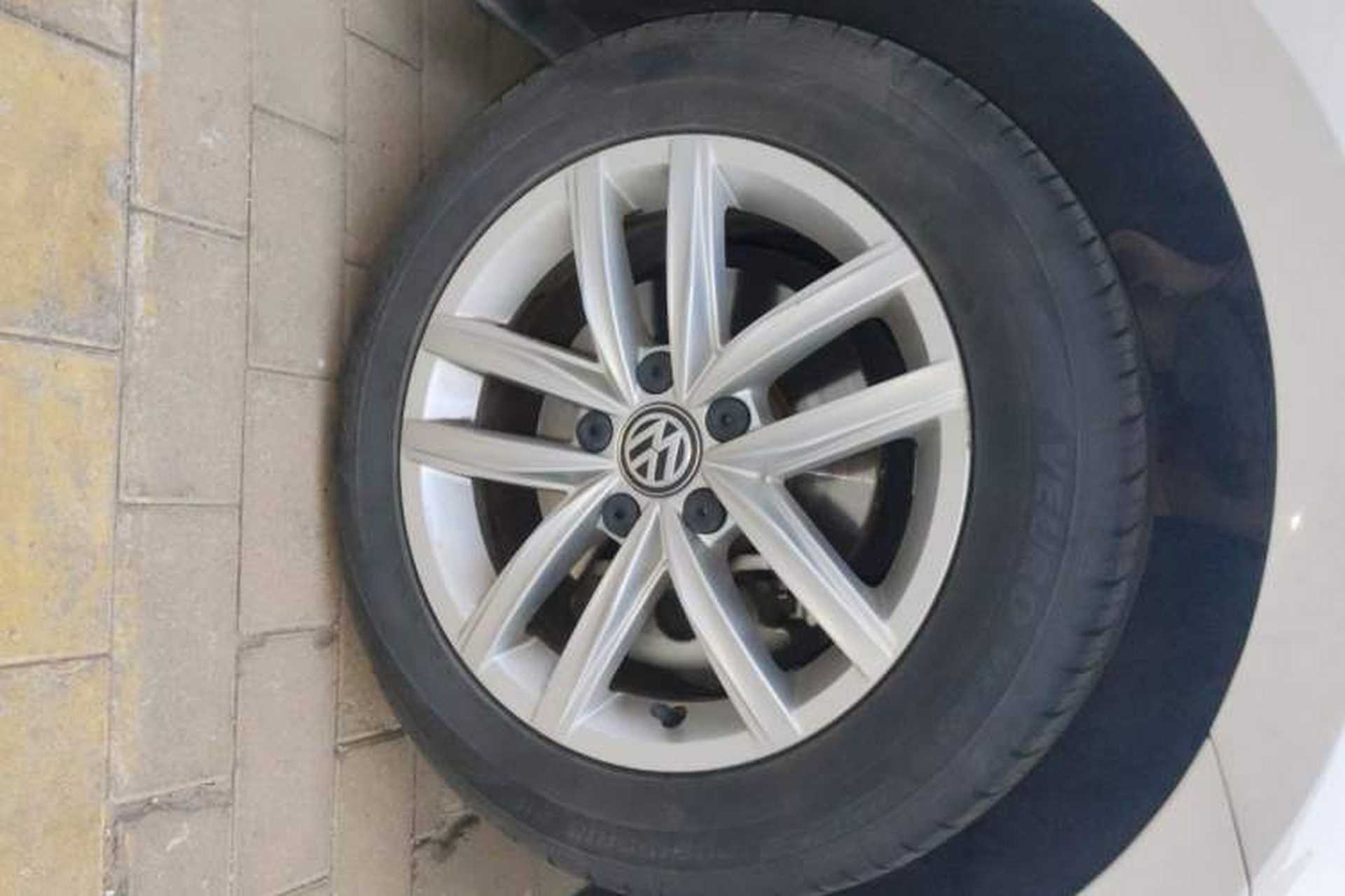 Used Volkswagen Golf 2019 280TSI DSG Comfort Version China VI Standard Right Front Wheel Hub