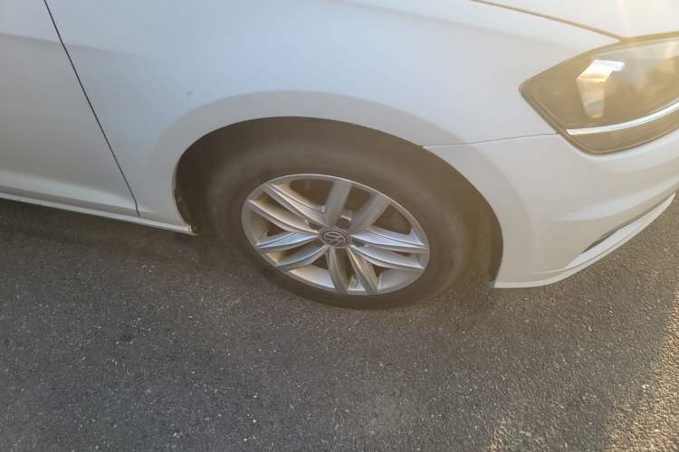 Used Volkswagen Golf 2019 1.6L Automatic Comfort Model China V Standard Right Front Wheel Hub