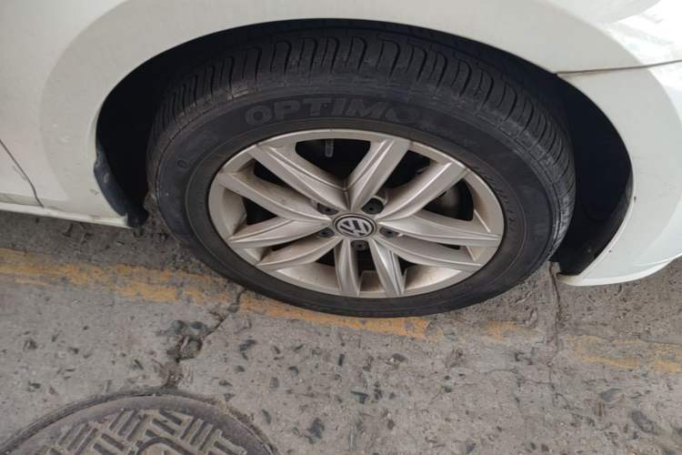 Used Volkswagen Golf 2019 1.6L Automatic Comfort Model China V Standard Right Front Wheel Hub
