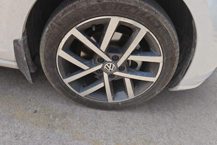 Used Volkswagen Golf 2019 280TSI DSG Luxury Version China V Standard Right Front Wheel Hub