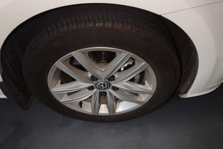 Used Volkswagen Golf 2019 280TSI DSG Comfort Version China VI Standard Right Front Wheel Hub