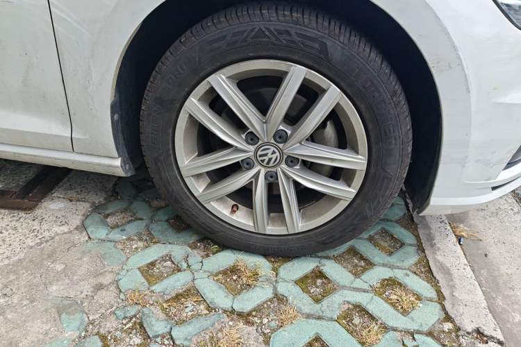 Used Volkswagen Golf 2019 280TSI DSG Comfort Version China V Standard Right Front Wheel Hub