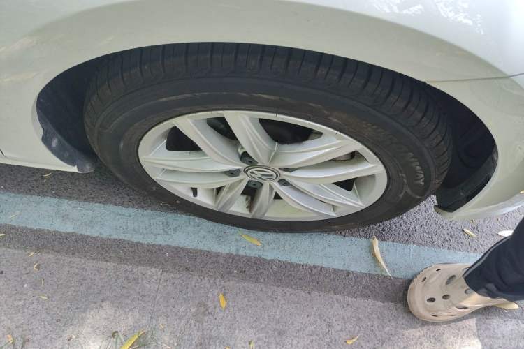 Used Volkswagen Golf 2019 1.6L Automatic Comfort Model China V Standard Right Front Wheel Hub