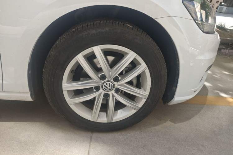 Used Volkswagen Golf 2019 200TSI DSG Comfort & Ambition Edition China VI Standard Right Front Wheel Hub