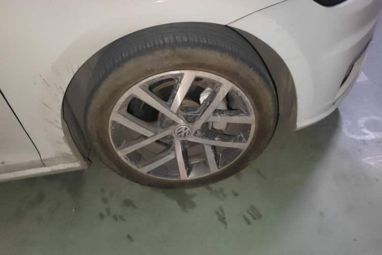 Used Volkswagen Golf 2019 280TSI DSG Luxury Version China VI Standard Right Front Wheel Hub