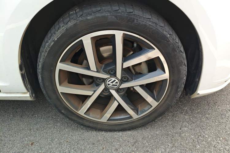 Used Volkswagen Golf 2019 280TSI DSG Luxury Version China V Standard Right Front Wheel Hub