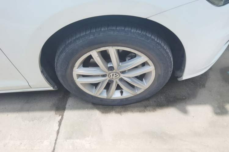 Used Volkswagen Golf 2019 200TSI DSG Comfort & Ambition Edition China VI Standard Right Front Wheel Hub