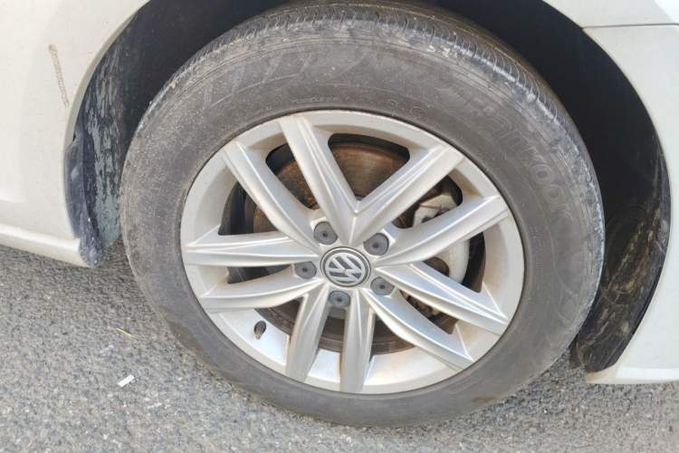 Used Volkswagen Golf 2019 280TSI DSG Comfort Version China V Standard Right Front Wheel Hub