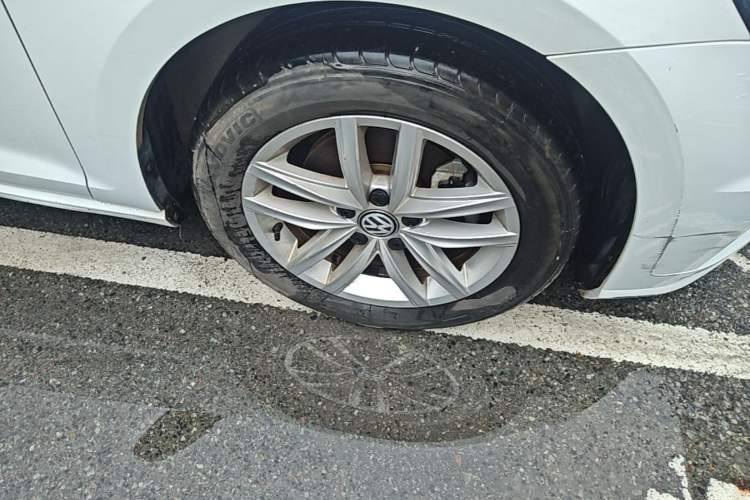 Used Volkswagen Golf 2019 280TSI DSG Comfort Version China V Standard Right Front Wheel Hub