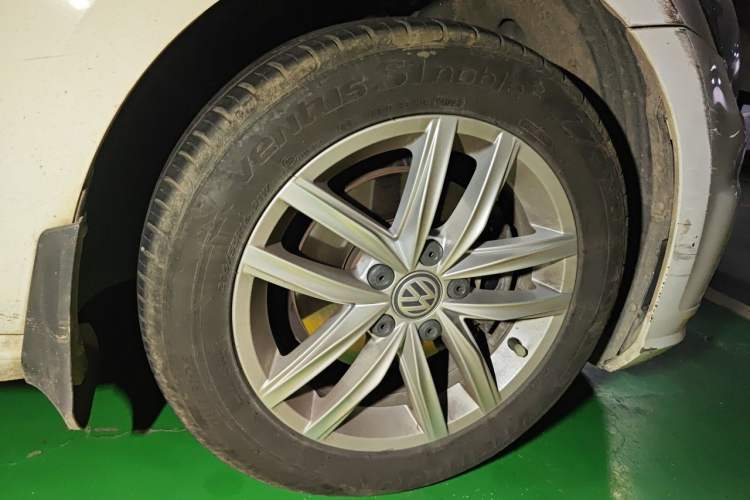 Used Volkswagen Golf 2019 280TSI DSG Comfort Version China V Standard Right Front Wheel Hub