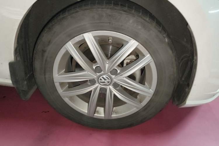 Used Volkswagen Golf 2019 280TSI DSG Comfort Version China V Standard Right Front Wheel Hub