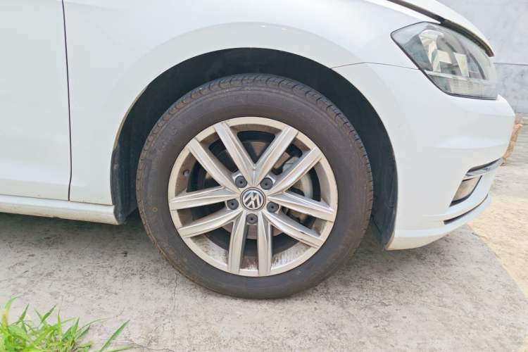 Used Volkswagen Golf 2019 280TSI DSG Comfort Version China V Standard Right Front Wheel Hub