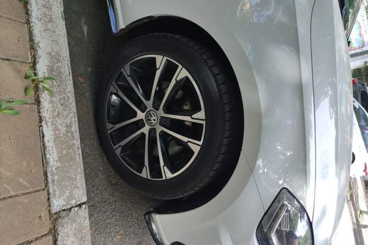 Used Volkswagen Golf 2019 280TSI DSG R-Line China VI Standard Right Front Wheel Hub