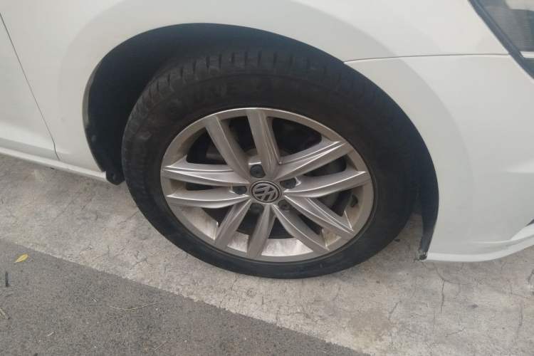 Used Volkswagen Golf 2019 280TSI DSG Comfort Version China VI Standard Right Front Wheel Hub