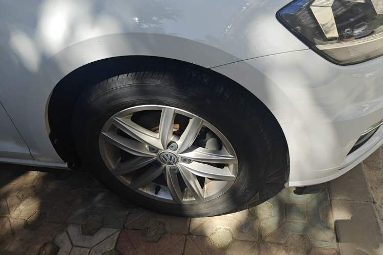 Used Volkswagen Golf 2019 280TSI DSG Comfort Version China V Standard Right Front Wheel Hub