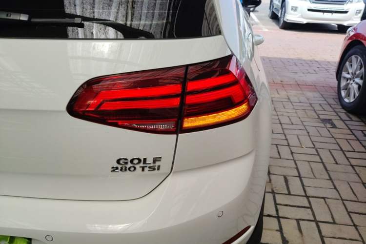 Used Volkswagen Golf 2019 280TSI DSG Comfort Version China VI Standard Right Rear Taillight