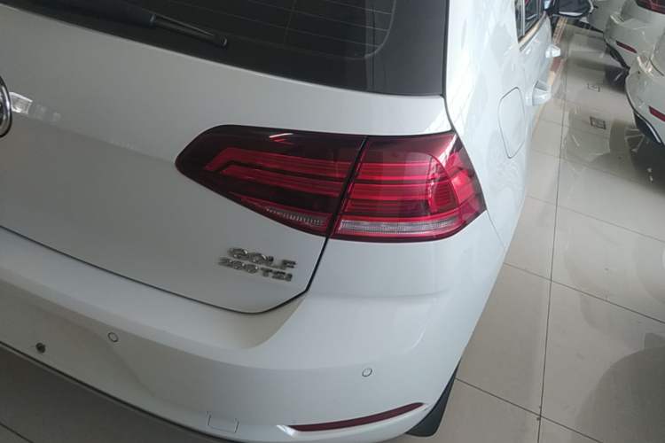 Used Volkswagen Golf 2019 200TSI DSG Comfort & Ambition Edition China VI Standard Right Rear Taillight