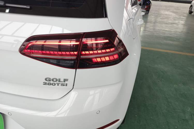 Used Volkswagen Golf 2019 280TSI DSG R-Line China VI Standard Right Rear Taillight