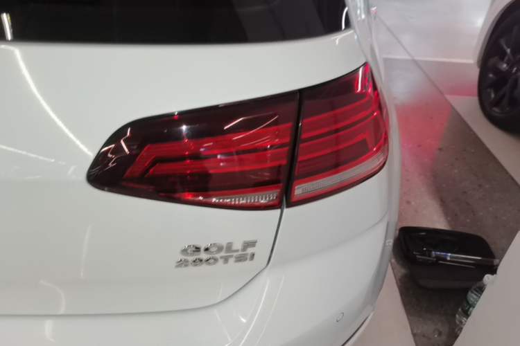 Used Volkswagen Golf 2019 280TSI DSG Comfort Version China VI Standard Right Rear Taillight