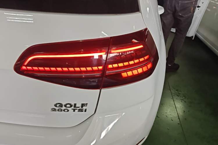 Used Volkswagen Golf 2019 280TSI DSG Luxury Version China VI Standard Right Rear Taillight