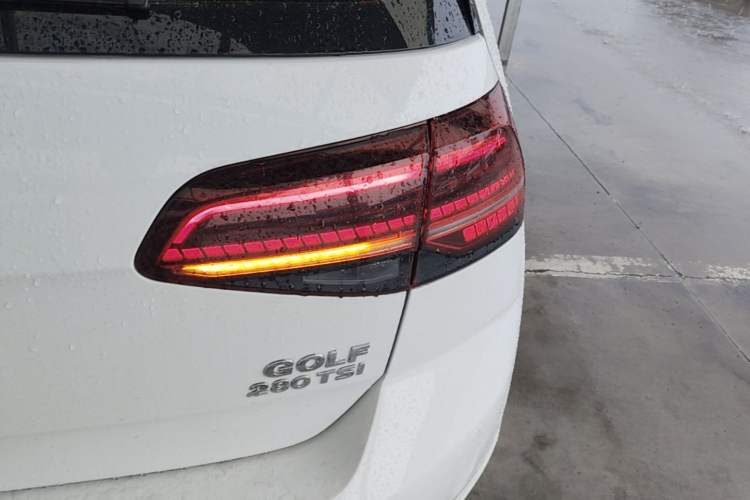 Used Volkswagen Golf 2019 280TSI DSG R-Line Model China V Standard Right Rear Taillight